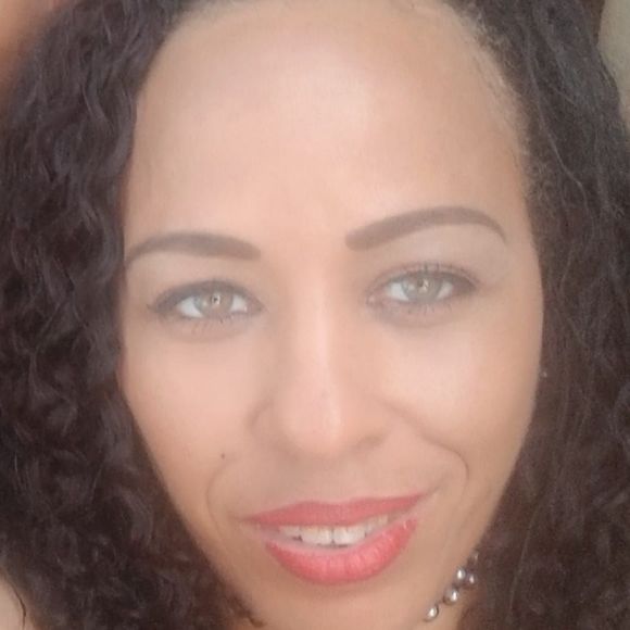 Meet your Posher, Kim - Picture 1 of 1